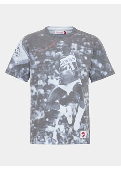 Mitchell & Ness T-Shirt TCRW3401 Szary Regular Fit ze sklepu MODIVO w kategorii T-shirty męskie - zdjęcie 181196857