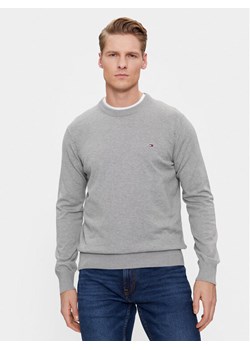 Tommy Hilfiger Sweter MW0MW30955 Szary Regular Fit ze sklepu MODIVO w kategorii Swetry męskie - zdjęcie 181198995