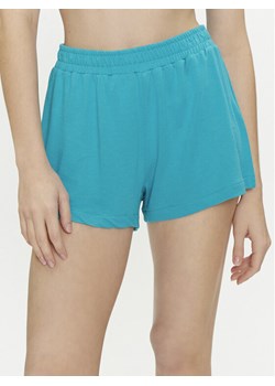Calvin Klein Swimwear Szorty materiałowe KW0KW02441 Niebieski Regular Fit ze sklepu MODIVO w kategorii Szorty - zdjęcie 181199098