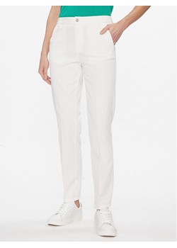 United Colors Of Benetton Chinosy 4GD7DF061 Biały Regular Fit ze sklepu MODIVO w kategorii Spodnie damskie - zdjęcie 181199105