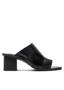 Calvin Klein Jeans Klapki 5 Heel Sandal Lh Mg Mtl YW0YW01500 Czarny ze sklepu MODIVO w kategorii Klapki damskie - zdjęcie 181199948