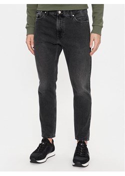 Calvin Klein Jeans Jeansy J30J323693 Czarny Straight Fit ze sklepu MODIVO w kategorii Jeansy męskie - zdjęcie 181200217