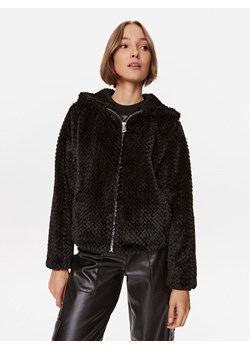 Guess Futro W3BL50 WFSD0 Czarny Regular Fit ze sklepu MODIVO w kategorii Futra damskie - zdjęcie 181201428