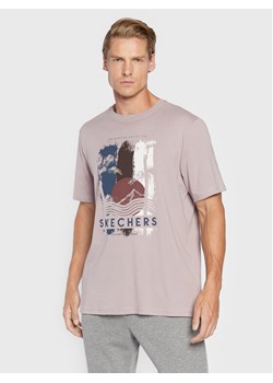 Skechers T-Shirt Endeavour MTS338 Fioletowy Regular Fit ze sklepu MODIVO w kategorii T-shirty męskie - zdjęcie 181201755