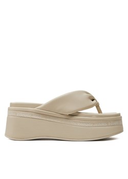 Tommy Jeans Japonki Tjw Wedge Sandal EN0EN02457 Beżowy ze sklepu MODIVO w kategorii Klapki damskie - zdjęcie 181202479