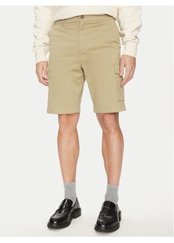 Calvin Klein Szorty materiałowe Modern Twill K10K114067 Beżowy Regular Fit ze sklepu MODIVO w kategorii Spodenki męskie - zdjęcie 181202675