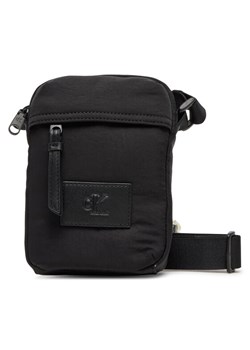 Calvin Klein Jeans Saszetka Metro Nylon Reporter Bag LV04G3089G Czarny ze sklepu MODIVO w kategorii Torby męskie - zdjęcie 181203046
