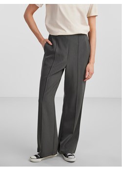Pieces Spodnie materiałowe 17130407 Szary Loose Fit ze sklepu MODIVO w kategorii Spodnie damskie - zdjęcie 181203379