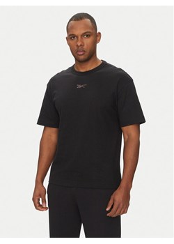 Reebok T-Shirt 100214893 Czarny Regular Fit ze sklepu MODIVO w kategorii T-shirty męskie - zdjęcie 181203626