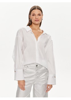 ViCOLO Koszula TB0121 Biały Relaxed Fit ze sklepu MODIVO w kategorii Koszule damskie - zdjęcie 181203767