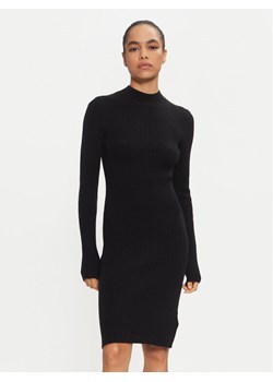 Calvin Klein Sukienka dzianinowa K20K207499 Czarny Slim Fit ze sklepu MODIVO w kategorii Sukienki - zdjęcie 181204219