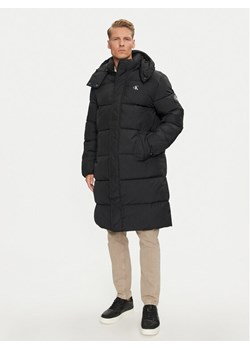 Calvin Klein Jeans Kurtka zimowa Essentials J30J326109 Czarny Regular Fit ze sklepu MODIVO w kategorii Kurtki męskie - zdjęcie 181204447