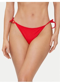 Calvin Klein Swimwear Dół od bikini KW0KW02431 Czerwony ze sklepu MODIVO w kategorii Stroje kąpielowe - zdjęcie 181205438