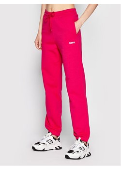 MSGM Spodnie dresowe 3341MDP500 227799 Różowy Regular Fit ze sklepu MODIVO w kategorii Spodnie damskie - zdjęcie 181205768