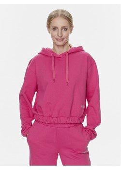 Guess Bluza Eleanora V4RQ09 KC5O0 Różowy Regular Fit ze sklepu MODIVO w kategorii Bluzy damskie - zdjęcie 181207567