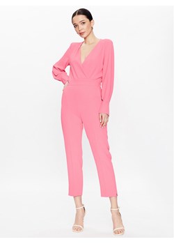 Maryley Kombinezon 23EB527/33FR Różowy Regular Fit ze sklepu MODIVO w kategorii Kombinezony damskie - zdjęcie 181208527