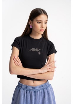 Czarny crop top z ozdobną aplikacją, kolor - czarny, rozmiar - 140 ze sklepu REPORTER w kategorii Bluzki dziewczęce - zdjęcie 181213246