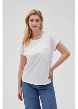 Bawełniany t-shirt z kieszonką biały ze sklepu Moodo.pl w kategorii Bluzki damskie - zdjęcie 181215529