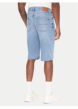 Tommy Jeans Szorty jeansowe Ryan DM0DM21855 Niebieski Slim Fit ze sklepu MODIVO w kategorii Spodenki męskie - zdjęcie 181219439