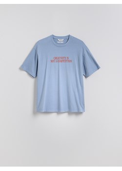 Reserved - T-shirt boxy z nadrukiem na plecach - jasnoniebieski ze sklepu Reserved w kategorii T-shirty męskie - zdjęcie 181222015