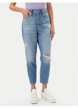 Tommy Jeans Jeansy DW0DW20040 Niebieski Mom Fit ze sklepu MODIVO w kategorii Jeansy damskie - zdjęcie 181227005