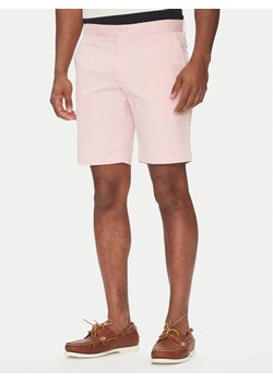 Tommy Hilfiger Szorty materiałowe Brooklyn MW0MW23563 Różowy Regular Fit ze sklepu MODIVO w kategorii Spodenki męskie - zdjęcie 181227179