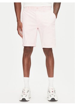 Tommy Jeans Szorty materiałowe Scanton DM0DM21950 Różowy Slim Fit ze sklepu MODIVO w kategorii Spodenki męskie - zdjęcie 181227367