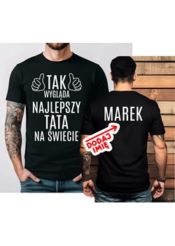 Koszulka na Dzień Ojca - TAK WYGLĄDA NAJLEPSZY TATA NA ŚWIECIE - id: 146244 - marki Timeforf - 181235408 Koszulka na Dzień Ojca - TAK WYGLĄDA NAJLEPSZY TATA NA ŚWIECIE ze sklepu Time For Fashion w kategorii T-shirty męskie - zdjęcie 181235408