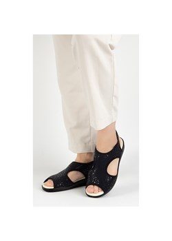 Buty damskie sandały elastyczne comfooty emma czarne połyskliwe ze sklepu butyolivier w kategorii Sandały damskie - zdjęcie 181235547