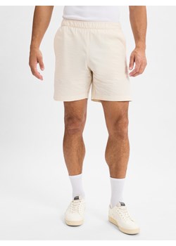 adidas Originals Męskie szorty - pluszowa bluza Santa Cruz Big Dice łączy miękki pluszowy materiał z efektownym wzorem w kostkę - idealna do swobodneg ze sklepu vangraaf w kategorii Spodenki męskie - zdjęcie 181240135