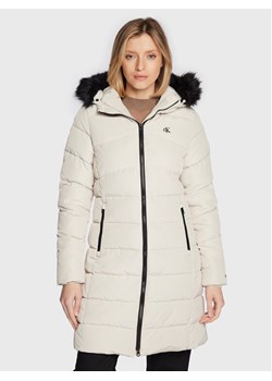 Calvin Klein Jeans Kurtka zimowa J20J219825 Écru Regular Fit ze sklepu MODIVO w kategorii Kurtki damskie - zdjęcie 181244295