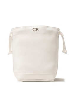 Torebka Calvin Klein Jeans Re-Lock Drawstring Bag Mini K60K610450 Biały ze sklepu eobuwie.pl w kategorii Torebki worki - zdjęcie 181245226