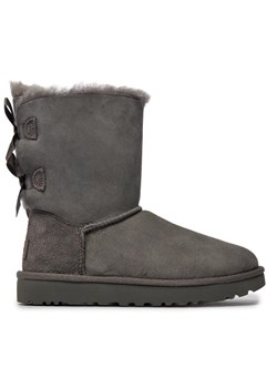 Śniegowce Ugg W Bailey Bow II 1016225 Szary ze sklepu eobuwie.pl w kategorii Śniegowce damskie - zdjęcie 181246847