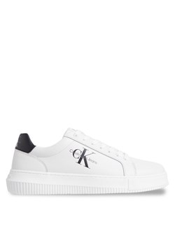 Sneakersy Calvin Klein Jeans Chunky Cupsole Monologo YM0YM00681 Biały ze sklepu eobuwie.pl w kategorii Trampki męskie - zdjęcie 181247828