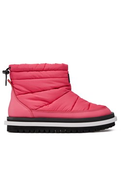 Botki Tommy Jeans Tjw Padded Flat Boot EN0EN02292 Różowy ze sklepu eobuwie.pl w kategorii Śniegowce damskie - zdjęcie 181251625