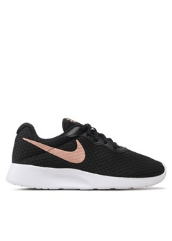 Sneakersy Nike Tanjun DJ6257 001 Czarny ze sklepu eobuwie.pl w kategorii Buty sportowe damskie - zdjęcie 181251638