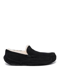 Kapcie Ugg M Ascot 1101110 Czarny ze sklepu eobuwie.pl w kategorii Kapcie męskie - zdjęcie 181251949