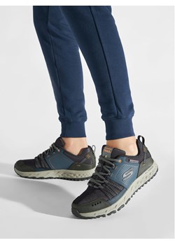 Sneakersy Skechers Escape Plan 51591/NVOR Granatowy ze sklepu eobuwie.pl w kategorii Buty trekkingowe męskie - zdjęcie 181264667