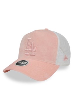 Czapka z daszkiem New Era Wmns Velour Trucker La Dodgers 60435011 Różowy ze sklepu eobuwie.pl w kategorii Czapki z daszkiem damskie - zdjęcie 181283547
