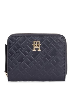 Mały Portfel Damski Tommy Hilfiger Th Refined Med Za Mono AW0AW15755 Granatowy ze sklepu eobuwie.pl w kategorii Portfele damskie - zdjęcie 181291118