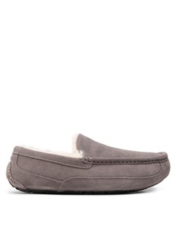 Kapcie Ugg M Ascot 1101110 Szary ze sklepu eobuwie.pl w kategorii Kapcie męskie - zdjęcie 181292676