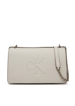 Torebka Calvin Klein Jeans Sculpted Ew Flap25 Shoulder Bag LV04K3035G Biały ze sklepu eobuwie.pl w kategorii Kopertówki - zdjęcie 181297679