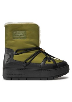 Śniegowce Tommy Hilfiger Tommy Essential Snowboot FW0FW07504 Zielony ze sklepu eobuwie.pl w kategorii Śniegowce damskie - zdjęcie 181298119