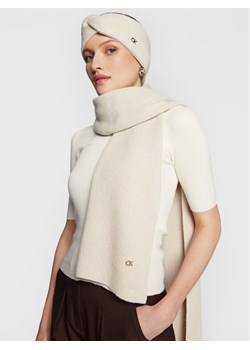 Szalik Calvin Klein Re-Lock K60K610415 Beżowy ze sklepu eobuwie.pl w kategorii Szaliki i chusty damskie - zdjęcie 181300439