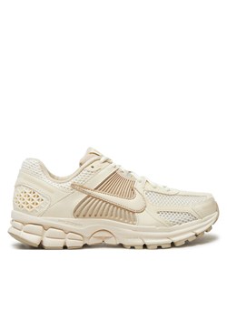 Sneakersy Nike Zoom Vomero 5 FQ6868 111 Écru ze sklepu eobuwie.pl w kategorii Buty sportowe damskie - zdjęcie 181316996