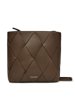 Torebka Calvin Klein Ck Woven Square Crossbody K60K612991 Brązowy ze sklepu eobuwie.pl w kategorii Listonoszki - zdjęcie 181317146