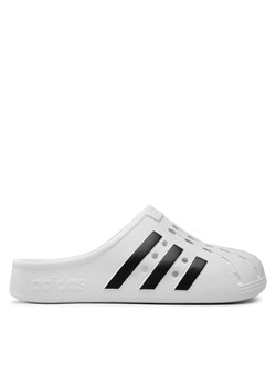 Klapki adidas adilette Clog FY8970 Biały ze sklepu eobuwie.pl w kategorii Klapki damskie - zdjęcie 181317559