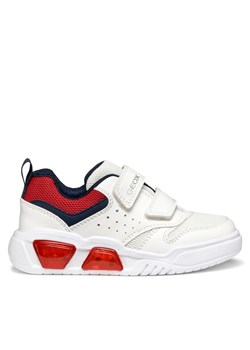 Sneakersy Geox J Illuminus J55GVA 014BU C0050 S Biały ze sklepu eobuwie.pl w kategorii Buty sportowe dziecięce - zdjęcie 181320176