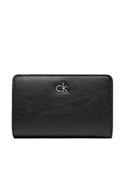 Duży Portfel Damski Calvin Klein Ck Daily Medium Bifold_Pbl K60K613075 Czarny ze sklepu eobuwie.pl w kategorii Portfele damskie - zdjęcie 181320788