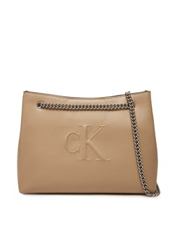 Torebka Calvin Klein Jeans Sculpted Chain Shoulder Bag LV04K3163G Beżowy ze sklepu eobuwie.pl w kategorii Kopertówki - zdjęcie 181325728